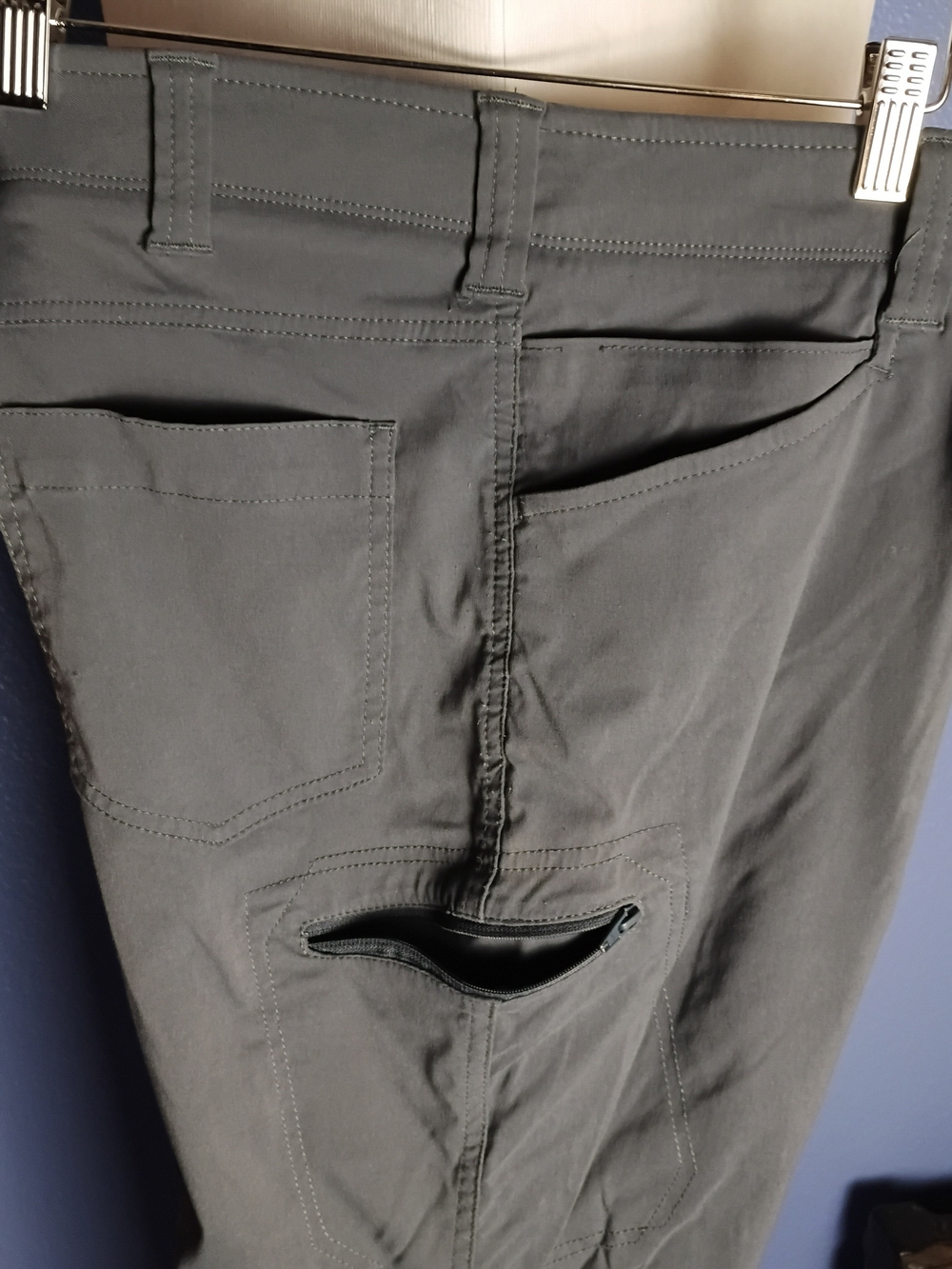 34 X 32 Wrangler Cargo Pants - Picture 5 of 6